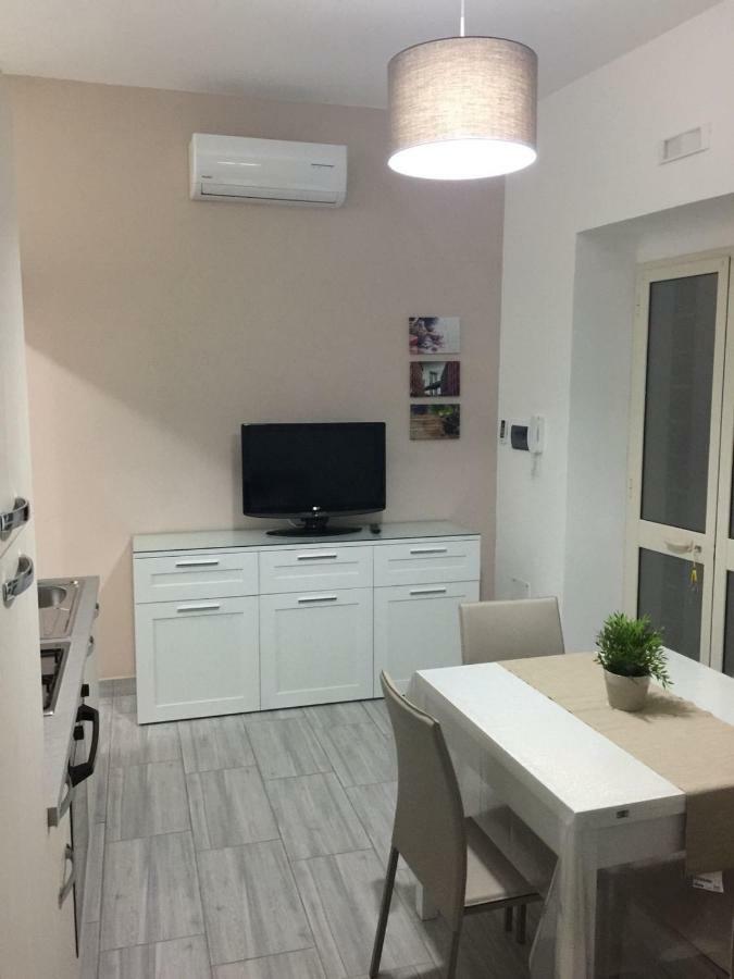 Ferienwohnung Alloggio Tulipano Acerra Exterior foto